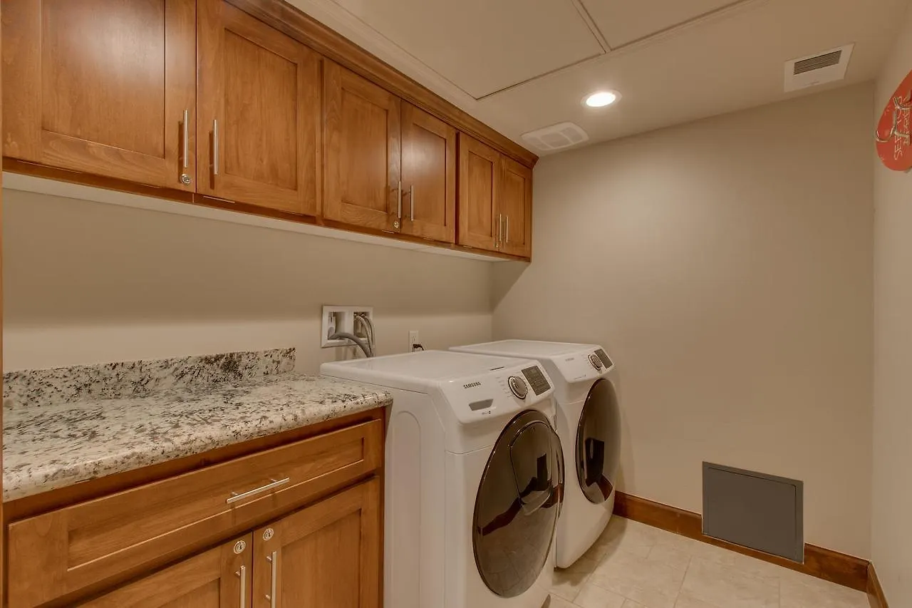Tahoe Woods Gem - Three Bedroom Home South Lake Tahoe 0*,  Stati Uniti